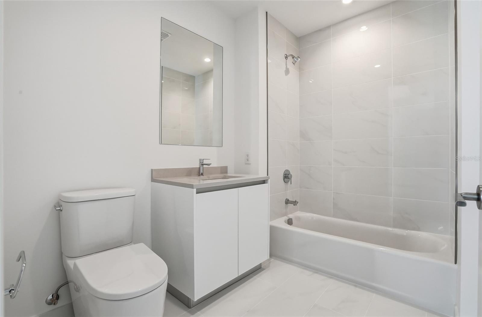 RESIDENCES AT 400 CENTRAL - Residential