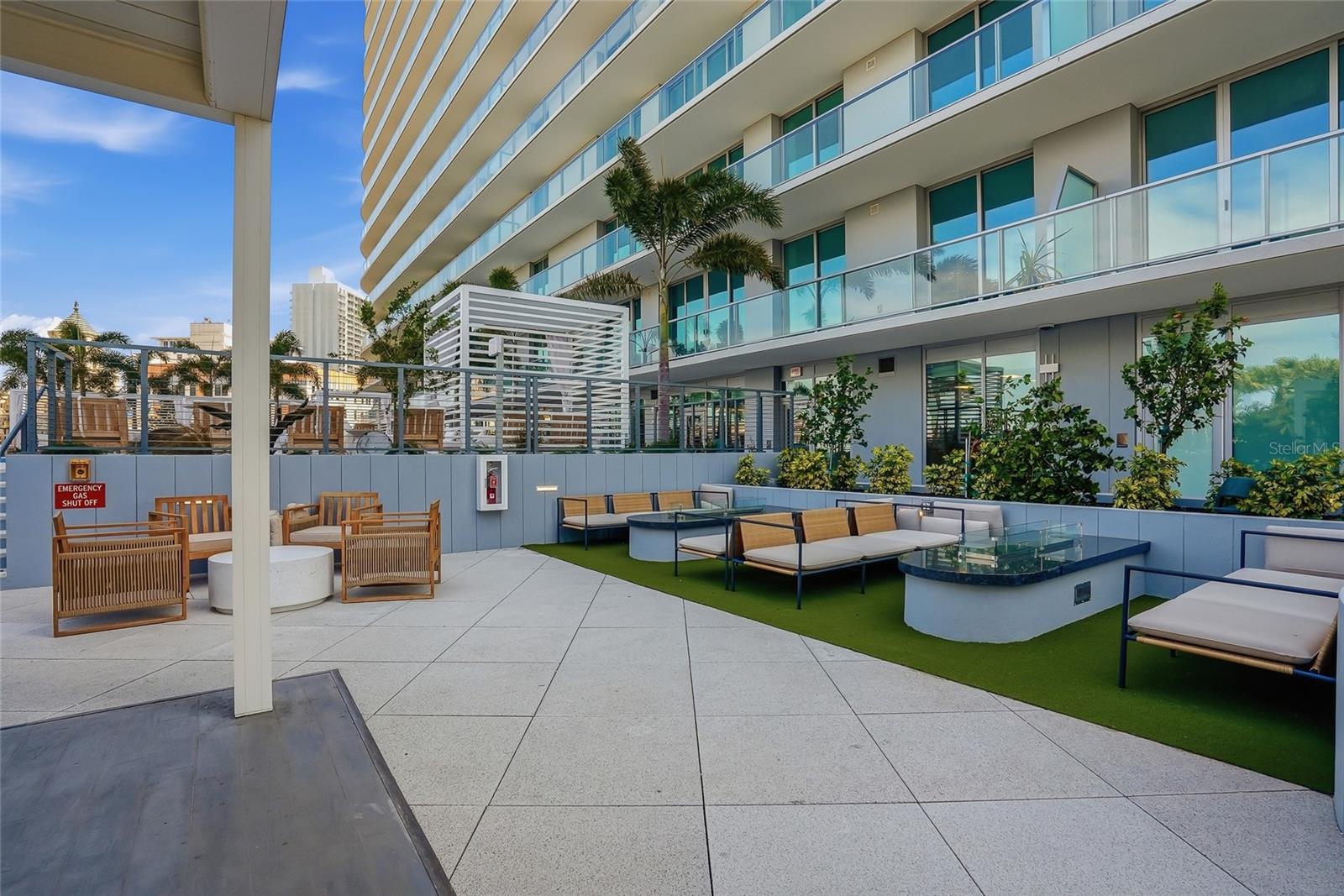 RESIDENCES AT 400 CENTRAL - Residential