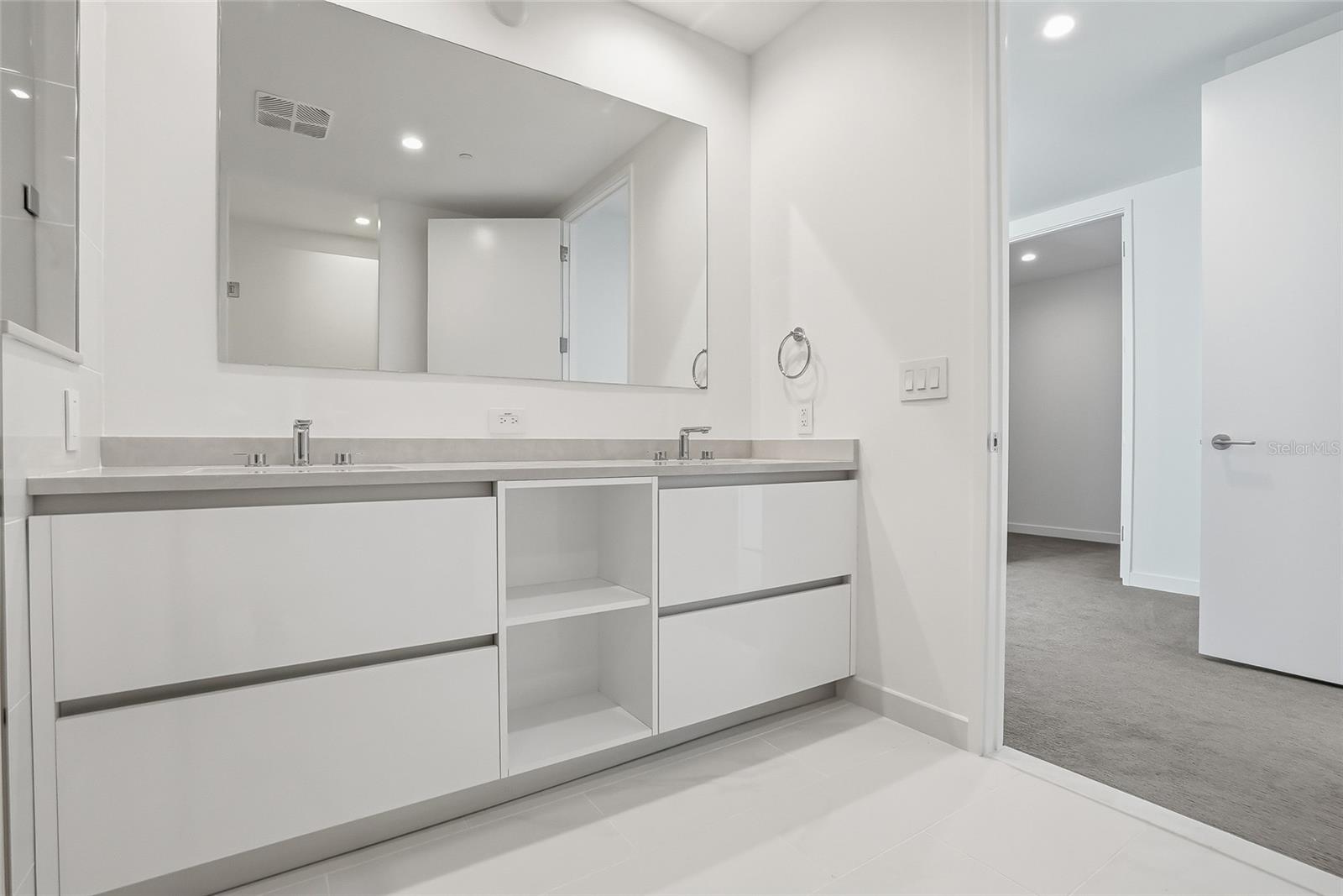 RESIDENCES AT 400 CENTRAL - Residential