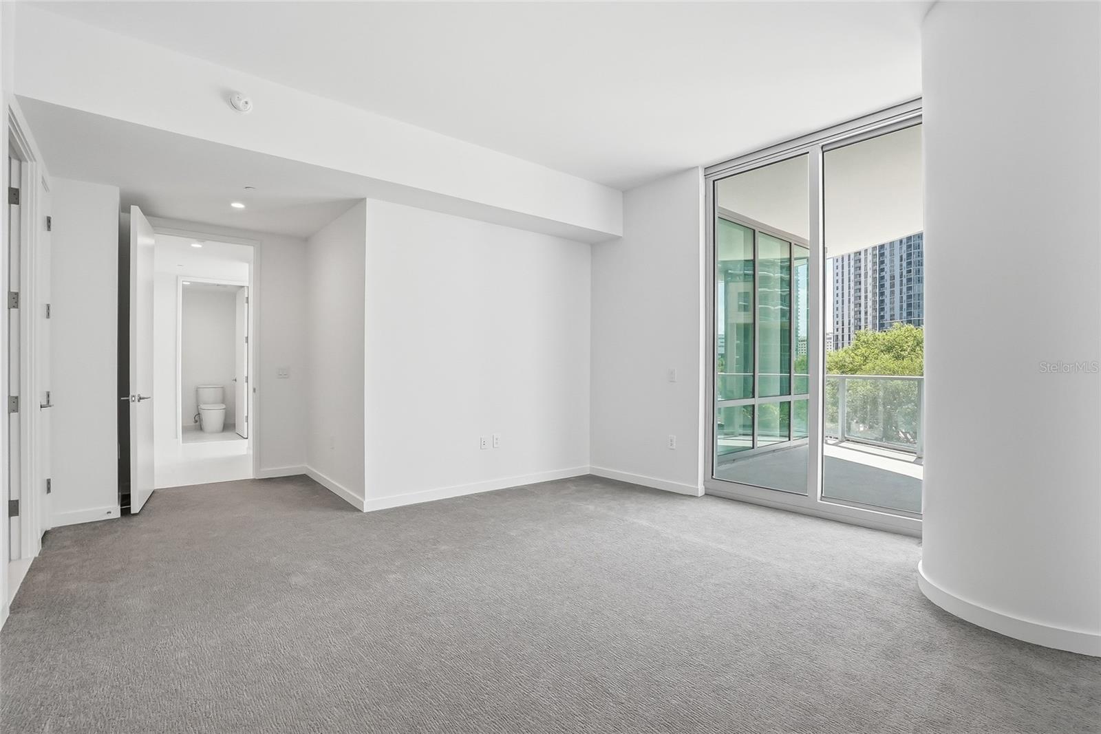 RESIDENCES AT 400 CENTRAL - Residential