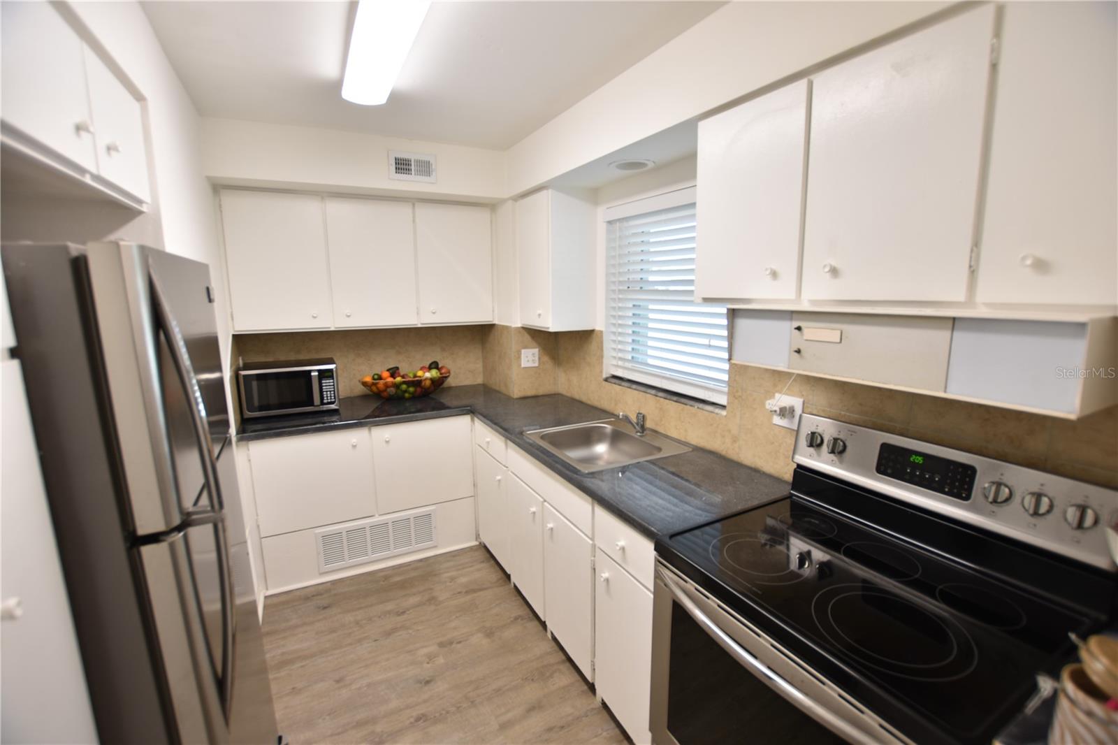 3900 ROXANE BOULEVARD 10A