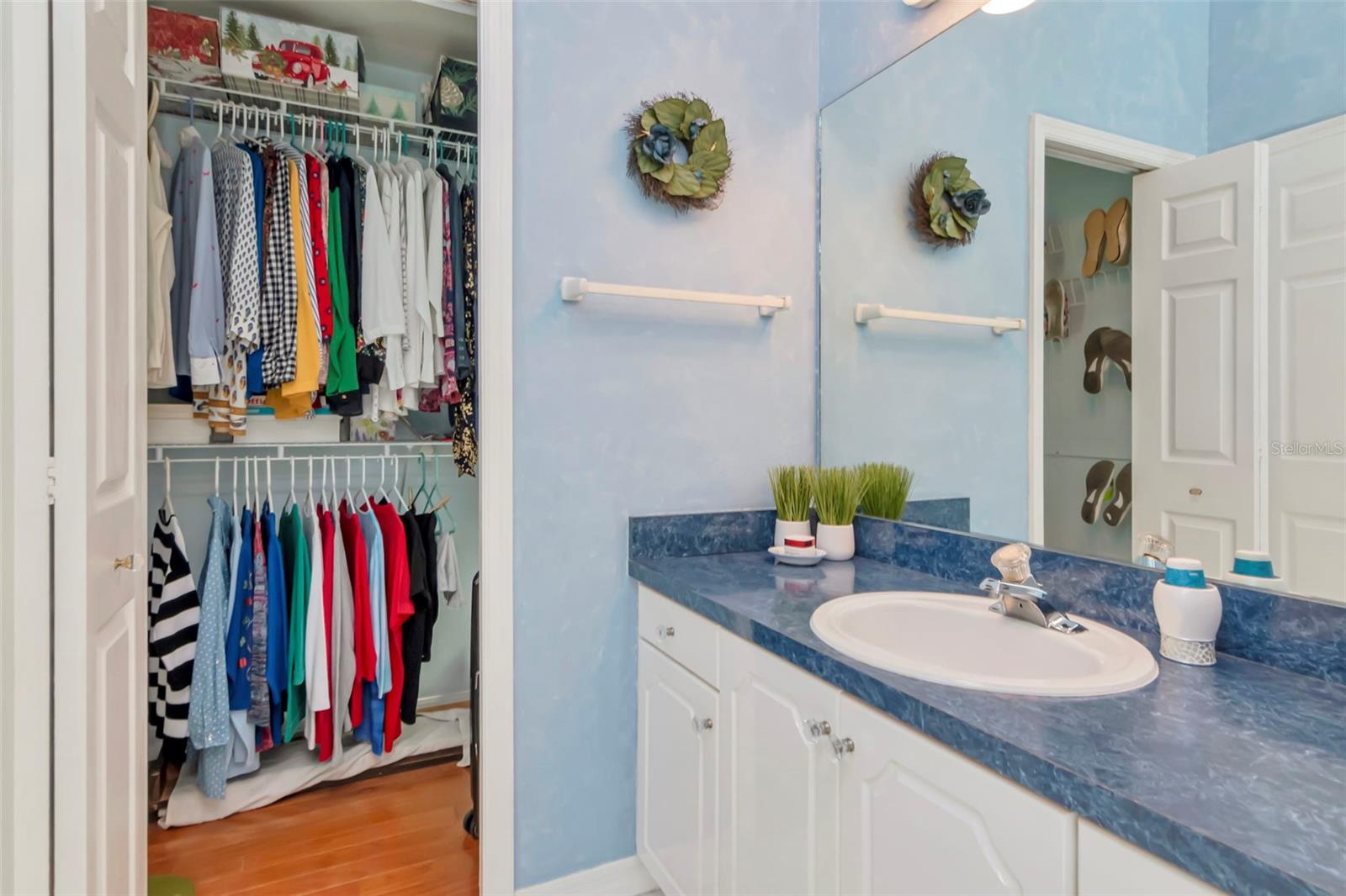 BROOKFIELD - Residential