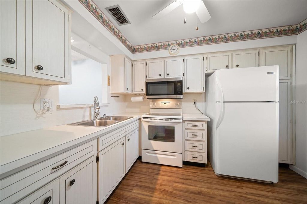 Photo of 607 Brandywine Drive #607, Largo, FL 33771 (MLS # TB8438409)