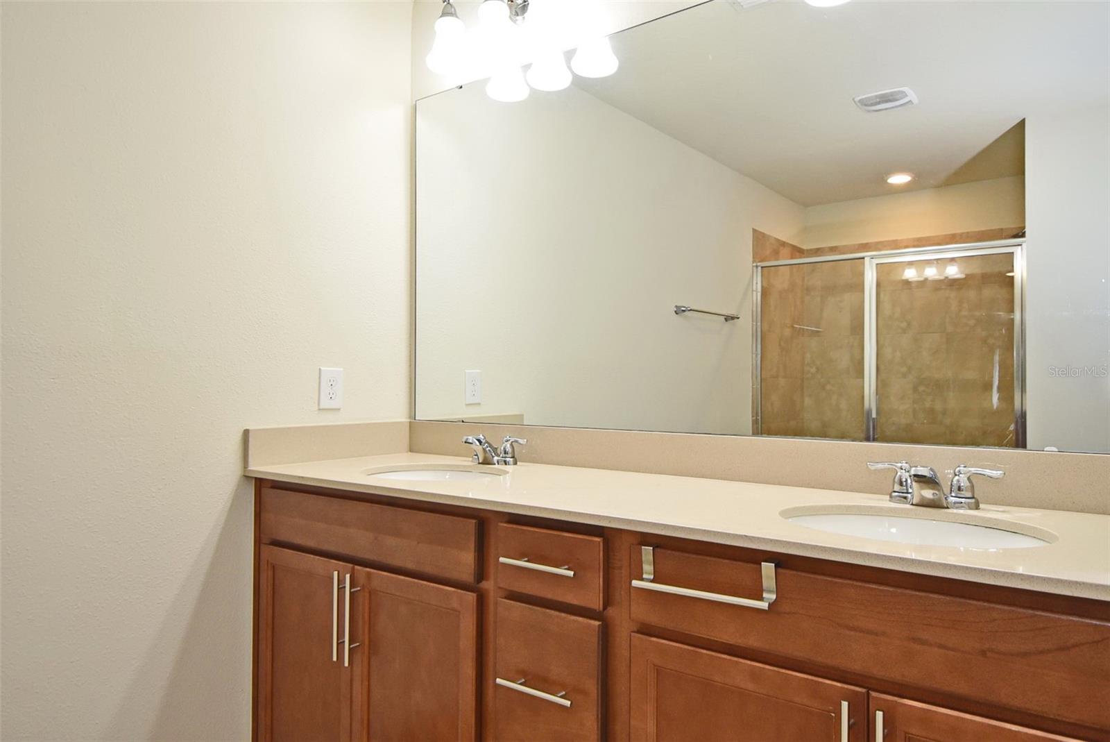 SOMERSET CROSSINGS - Residential Lease