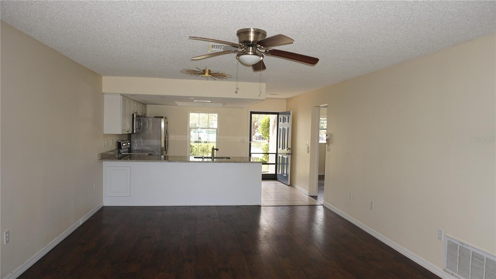 VILLAGE WOODS CONDO PH 02 - Residential Lease