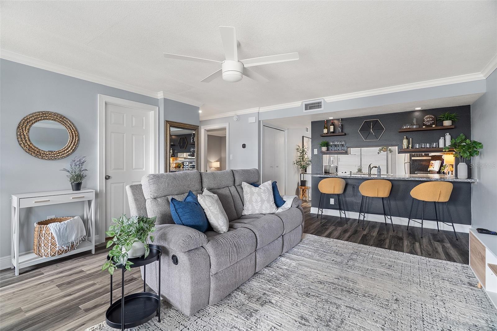 200 INTERNATIONAL DR 716