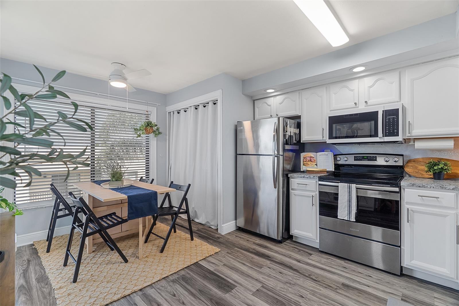 CANAVERAL BAY CONDO PH VII - Residential