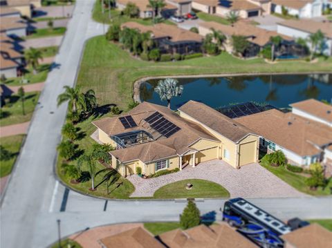 A home in LAKE WALES