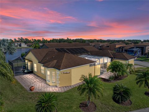 A home in LAKE WALES