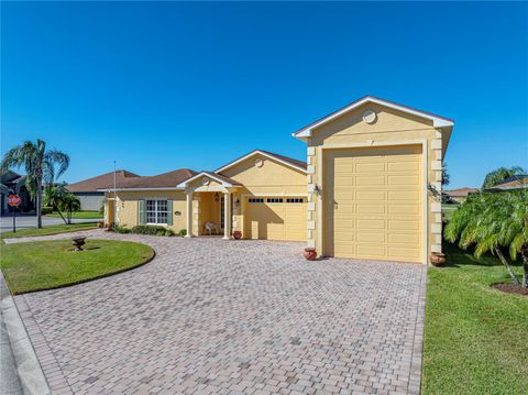 A home in LAKE WALES