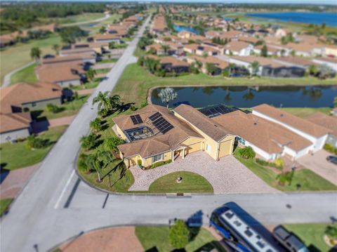 A home in LAKE WALES