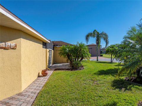 A home in LAKE WALES