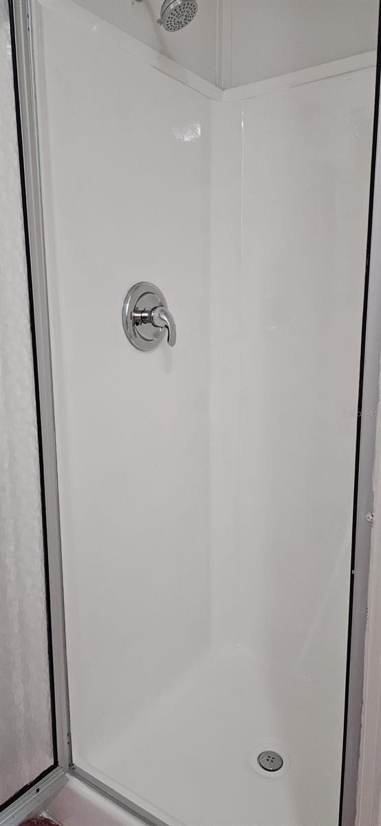 VILLAGE UNIT 03 LAKELAND - Residential Lease