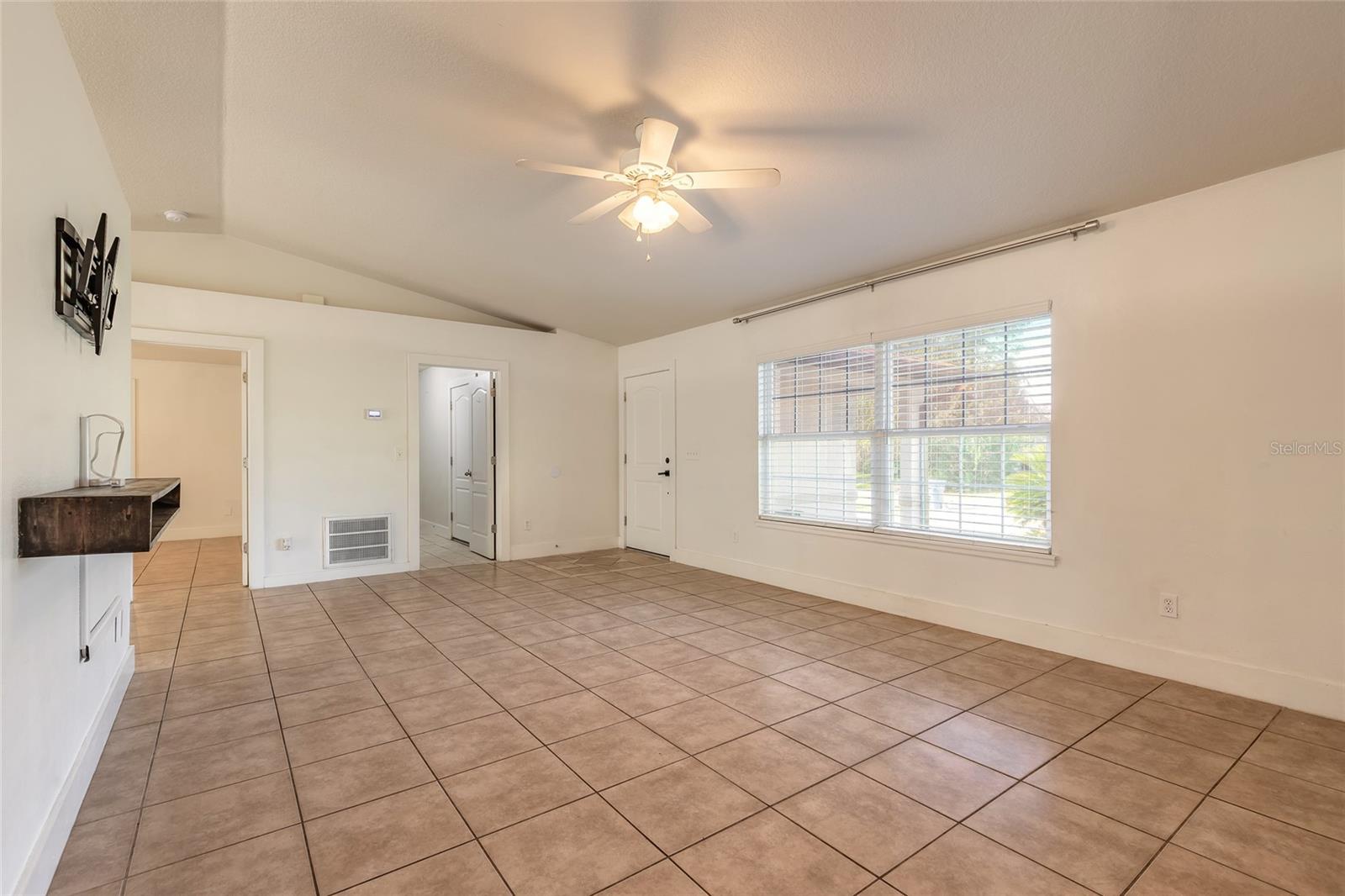 ORANGE CITY TERRACE 01 ADD RESUB - Residential