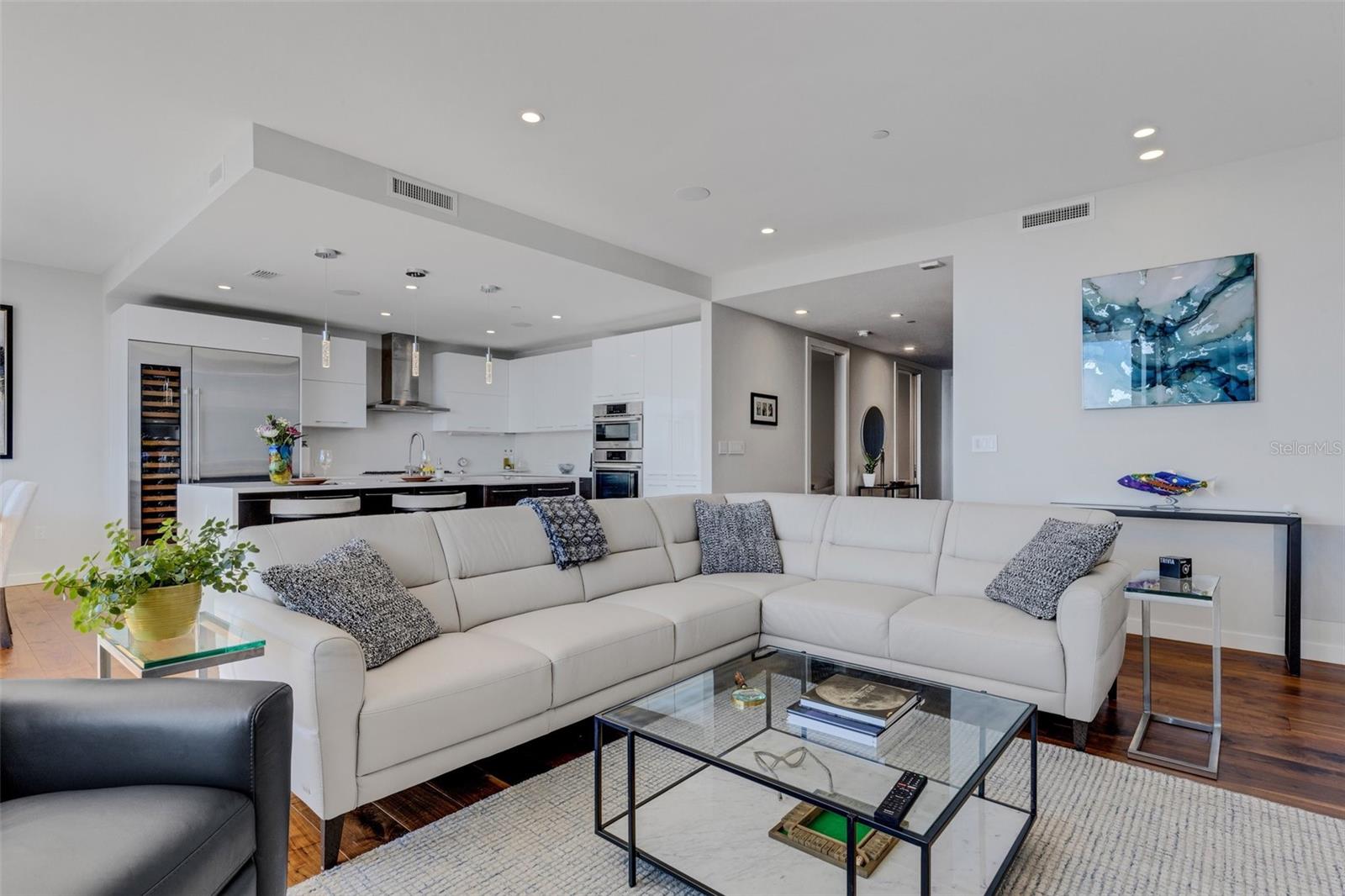 300 S PINEAPPLE AVENUE 802