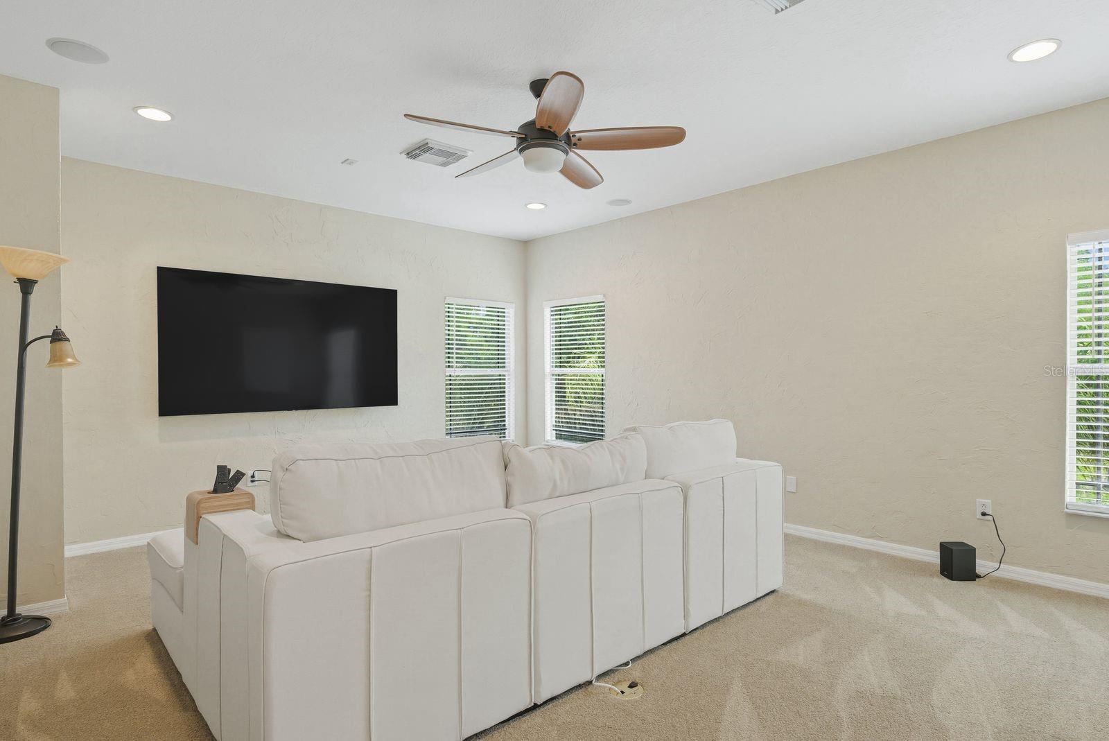 WATERS EDGE 1 - Residential