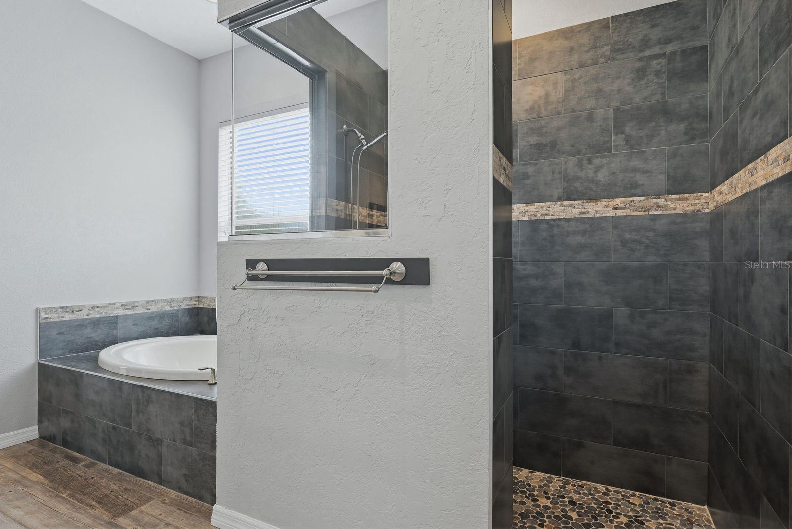 WATERS EDGE 1 - Residential