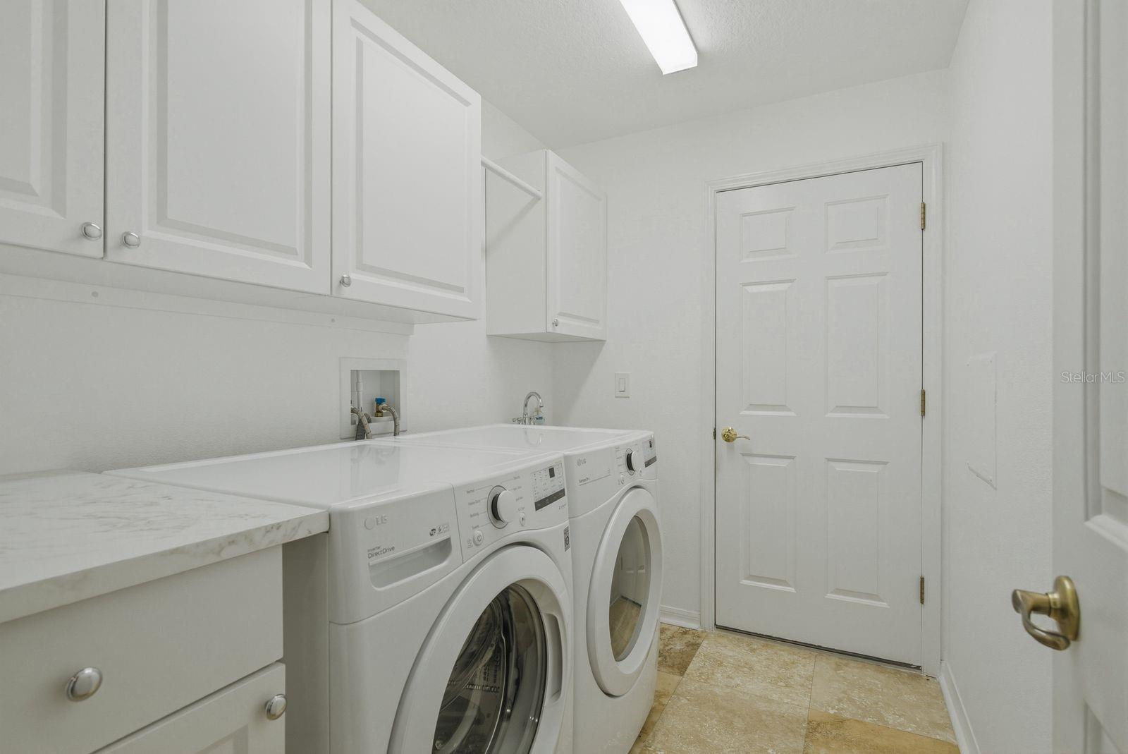 WATERS EDGE 1 - Residential