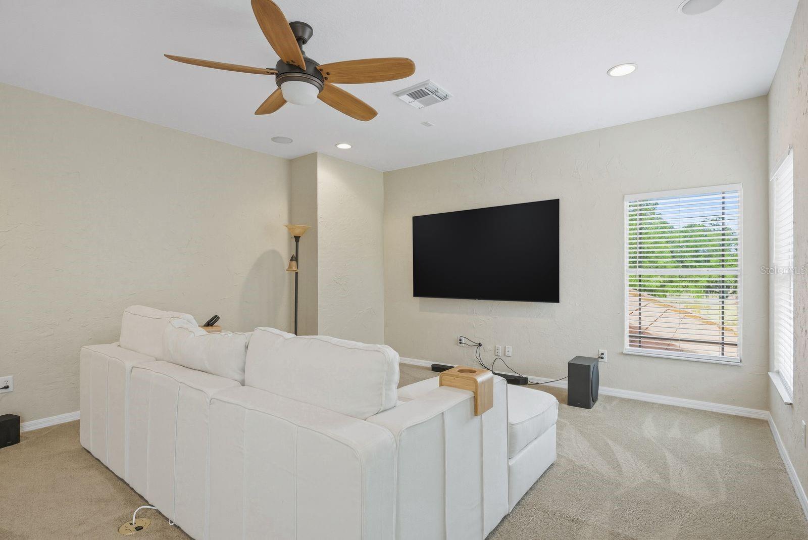 WATERS EDGE 1 - Residential