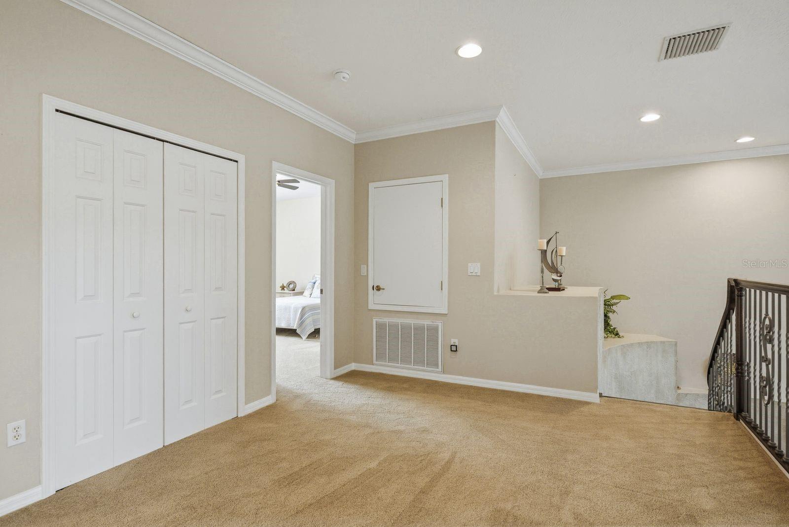 WATERS EDGE 1 - Residential