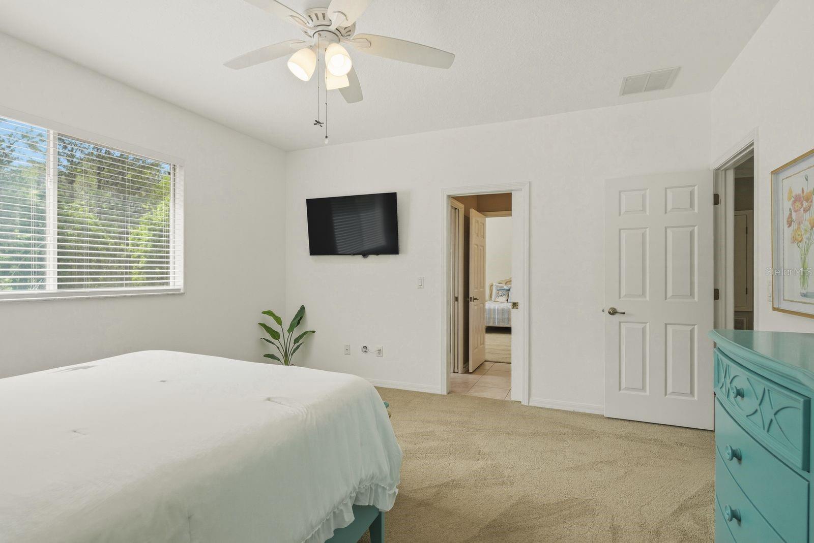 WATERS EDGE 1 - Residential