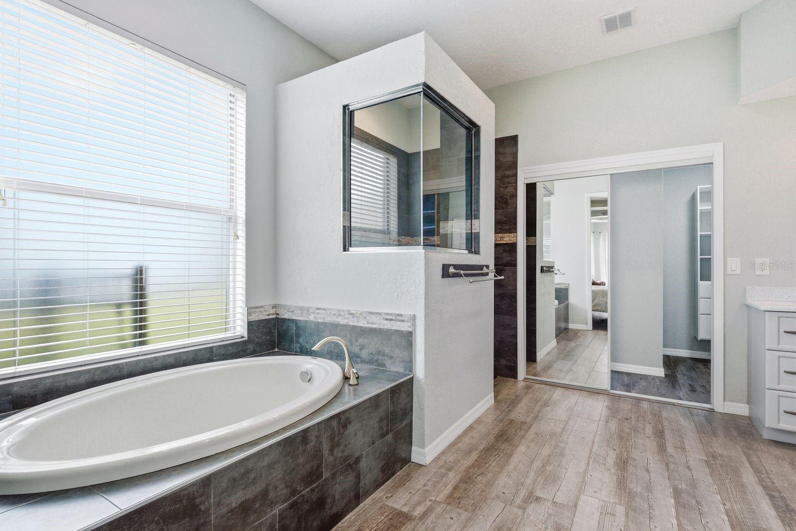 WATERS EDGE 1 - Residential