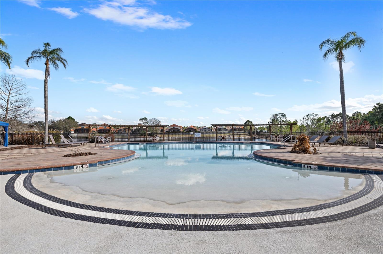 AVIANA PH 01 - Residential