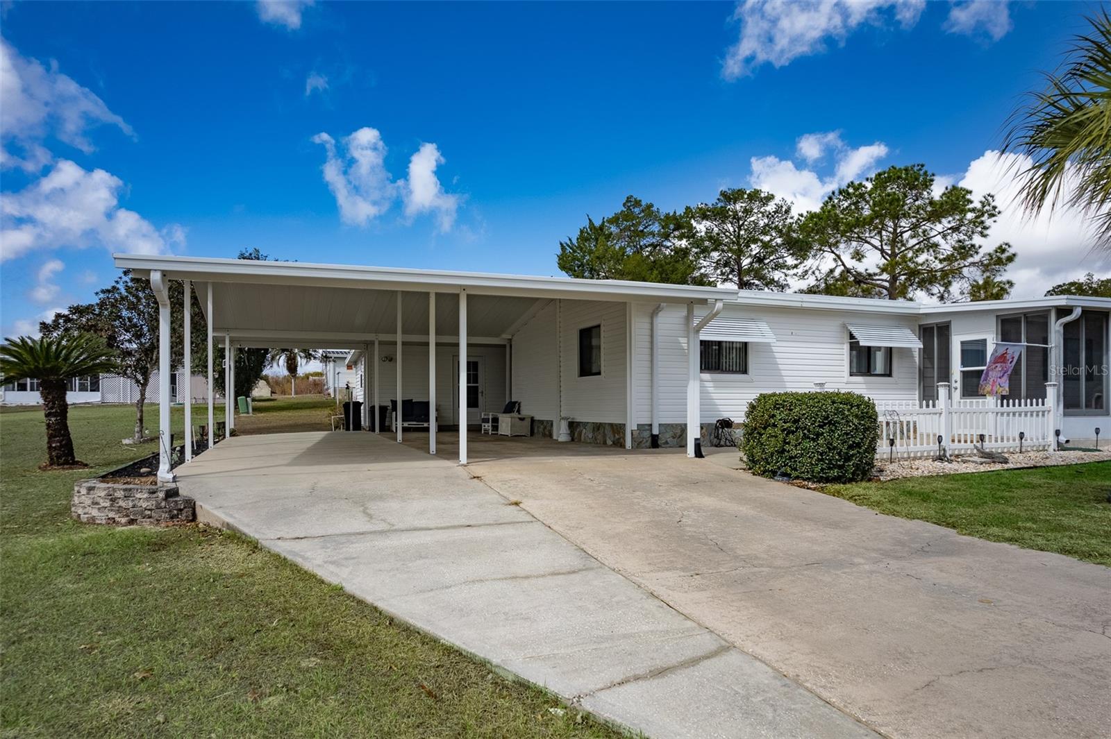 LAKE WEIR HARBOR ESTATE - Residential