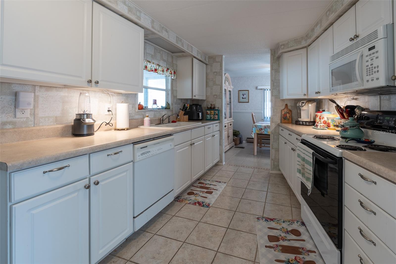 LAKE WEIR HARBOR ESTATE - Residential