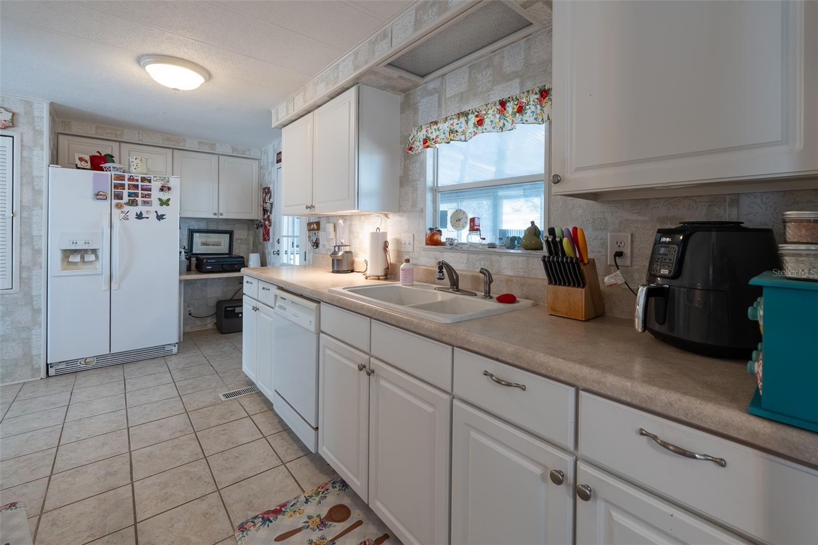 LAKE WEIR HARBOR ESTATE - Residential