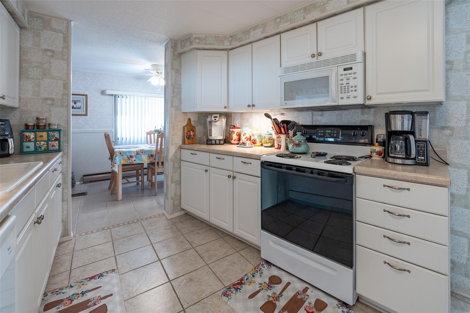 LAKE WEIR HARBOR ESTATE - Residential