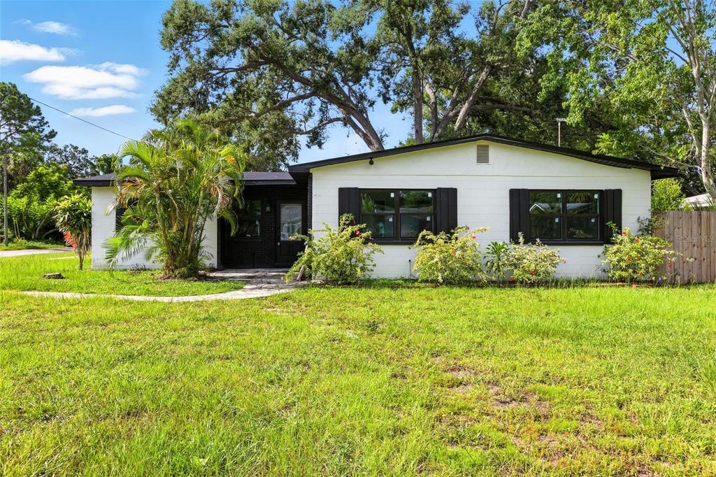 Photo of 5202 23rd Avenue, Gulfport, FL 33707 (MLS # TB8416662)