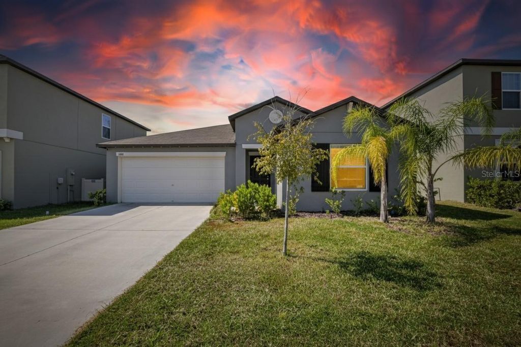 Photo of 1748 Red Loop, Lakeland, FL 33801 (MLS # TB8440325)