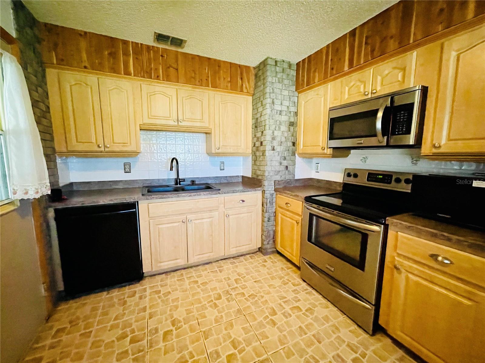 PINE RUN ESTATES III - Residential