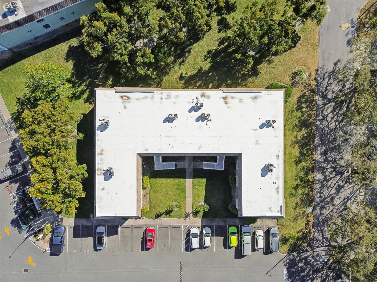 GREEN DOLPHIN PARK CONDO - Residential