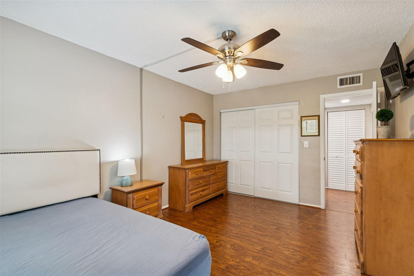 GREEN DOLPHIN PARK CONDO - Residential