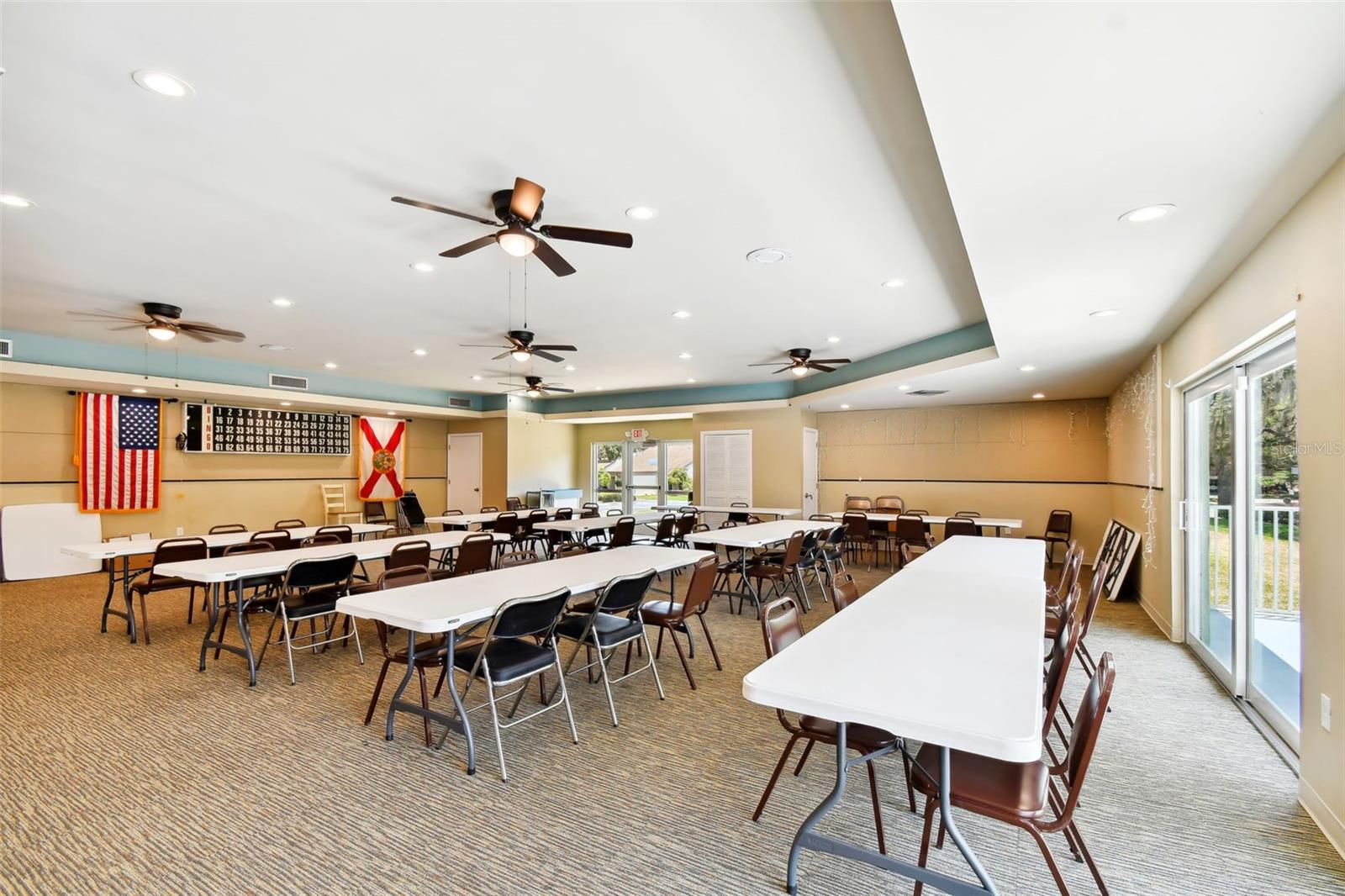 GREEN DOLPHIN PARK CONDO - Residential