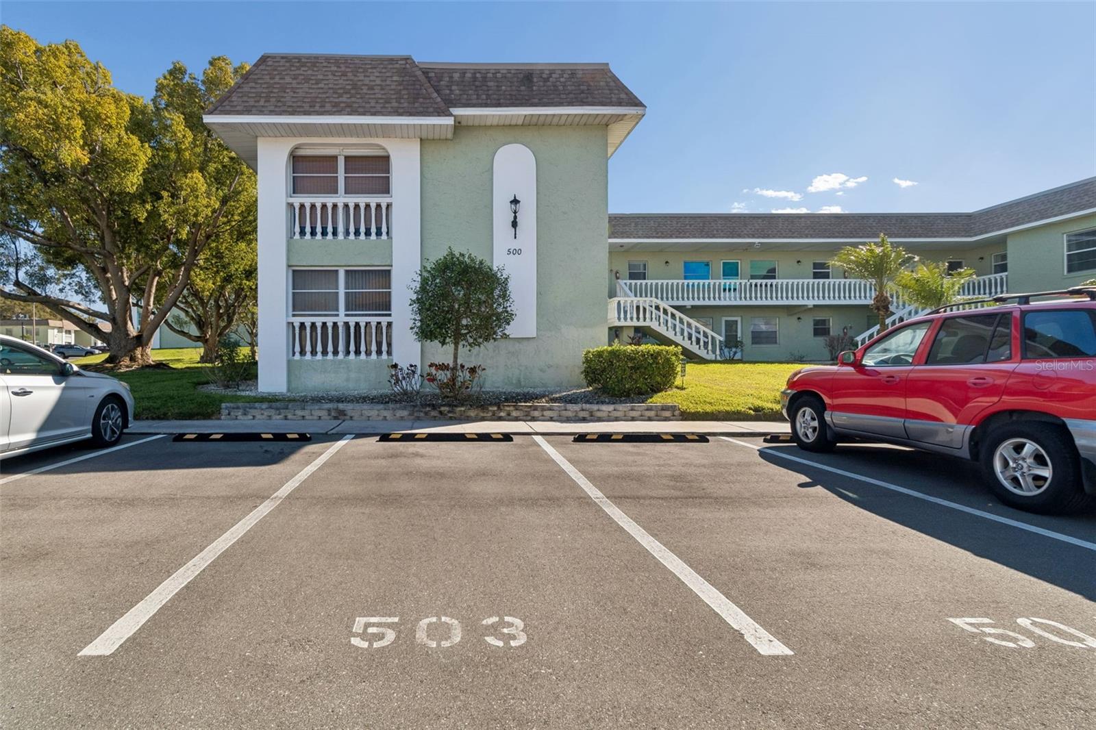 GREEN DOLPHIN PARK CONDO - Residential