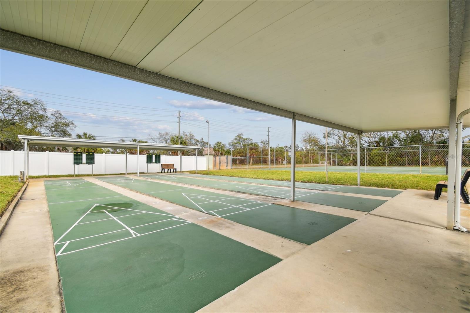 GREEN DOLPHIN PARK CONDO - Residential