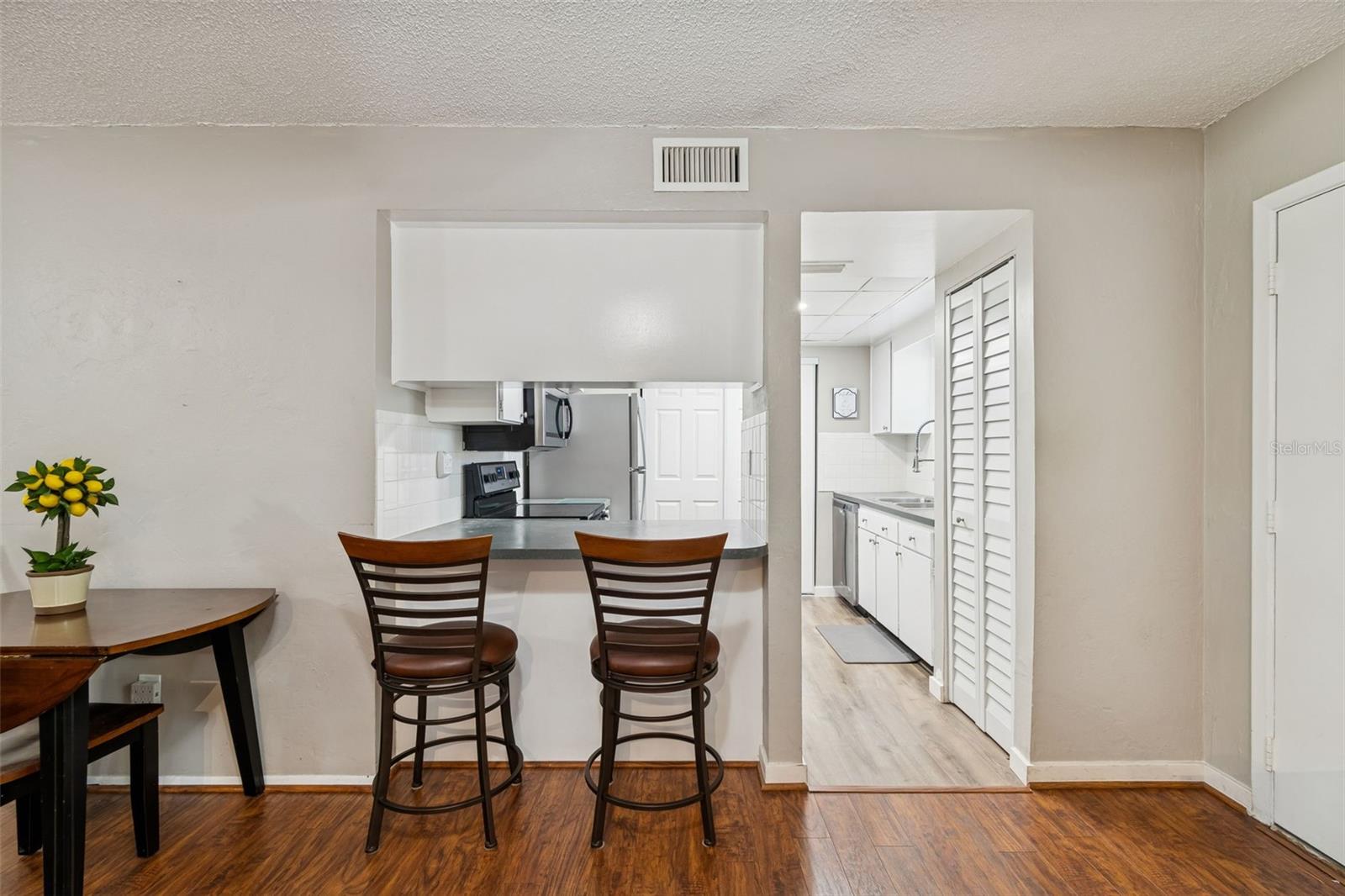 GREEN DOLPHIN PARK CONDO - Residential