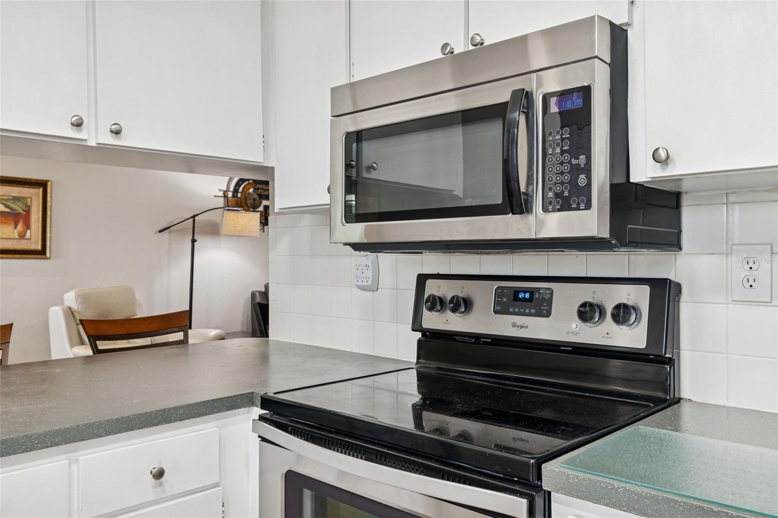 GREEN DOLPHIN PARK CONDO - Residential