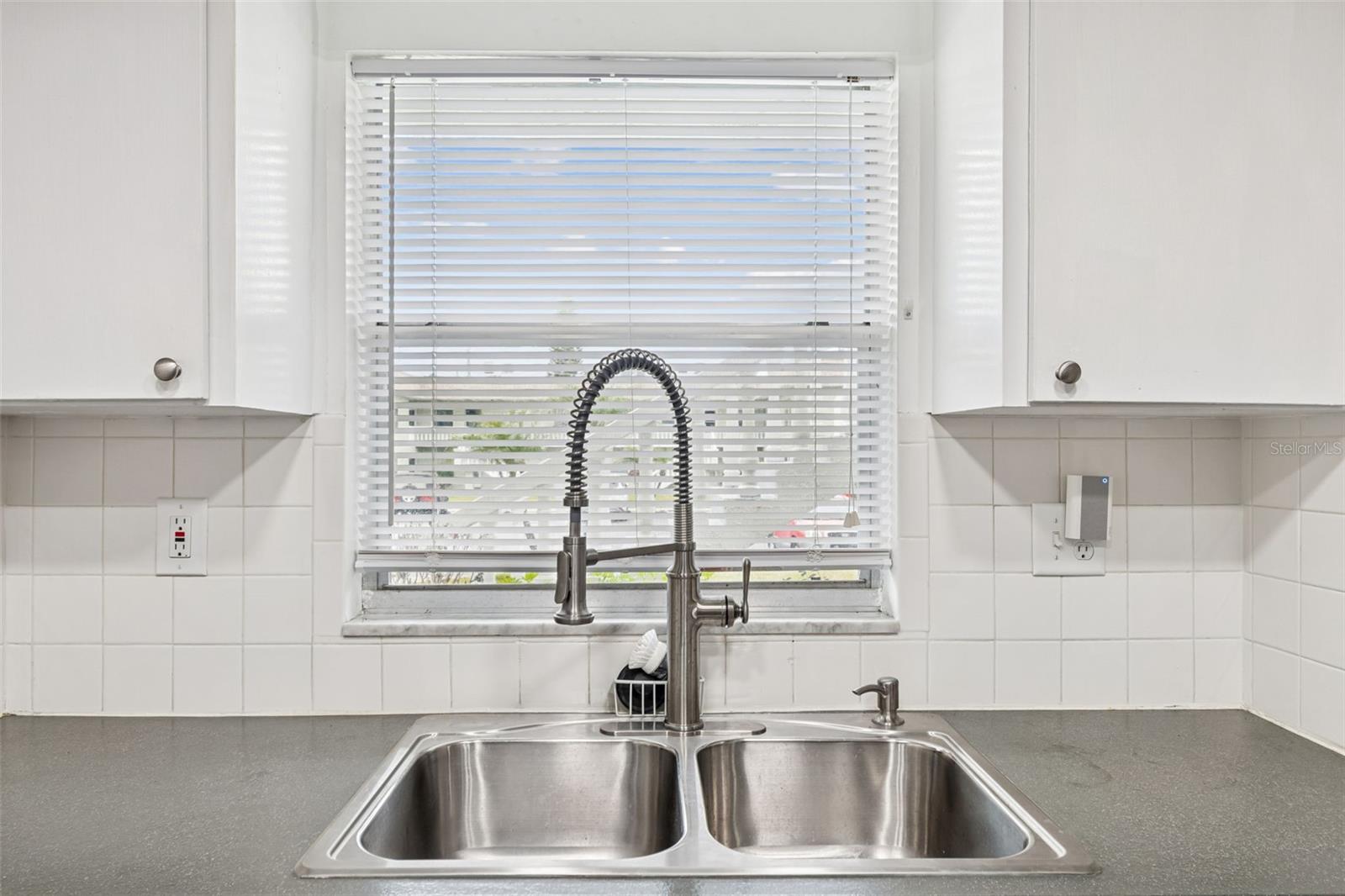 GREEN DOLPHIN PARK CONDO - Residential