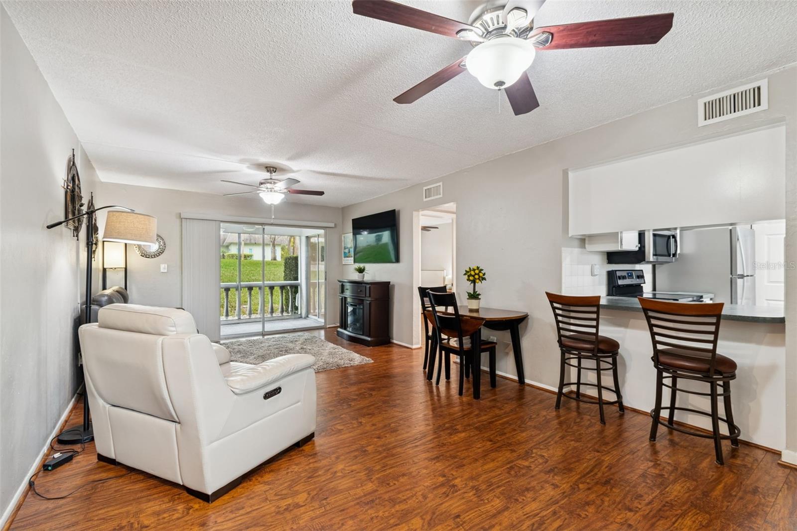 GREEN DOLPHIN PARK CONDO - Residential