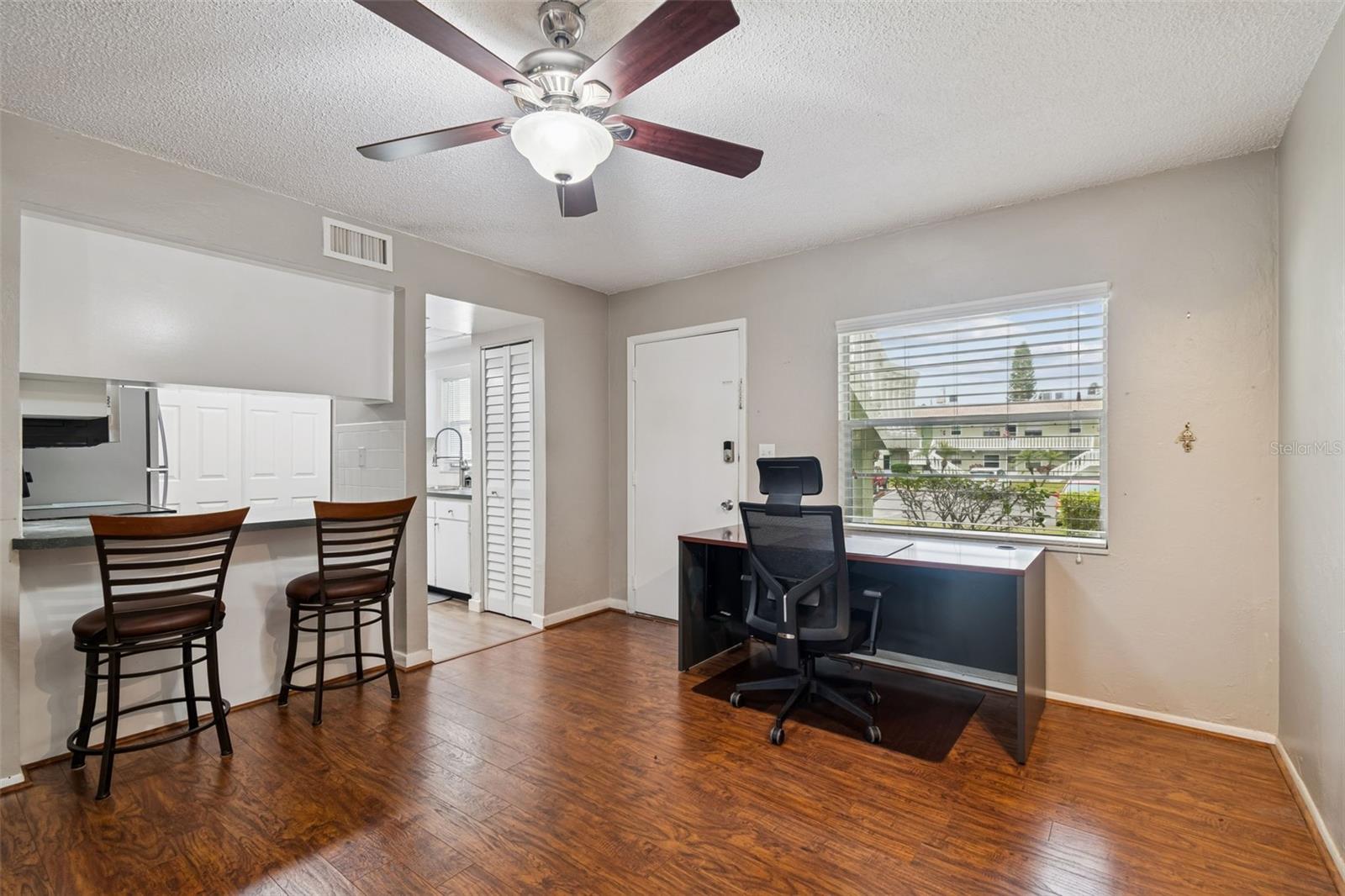 GREEN DOLPHIN PARK CONDO - Residential