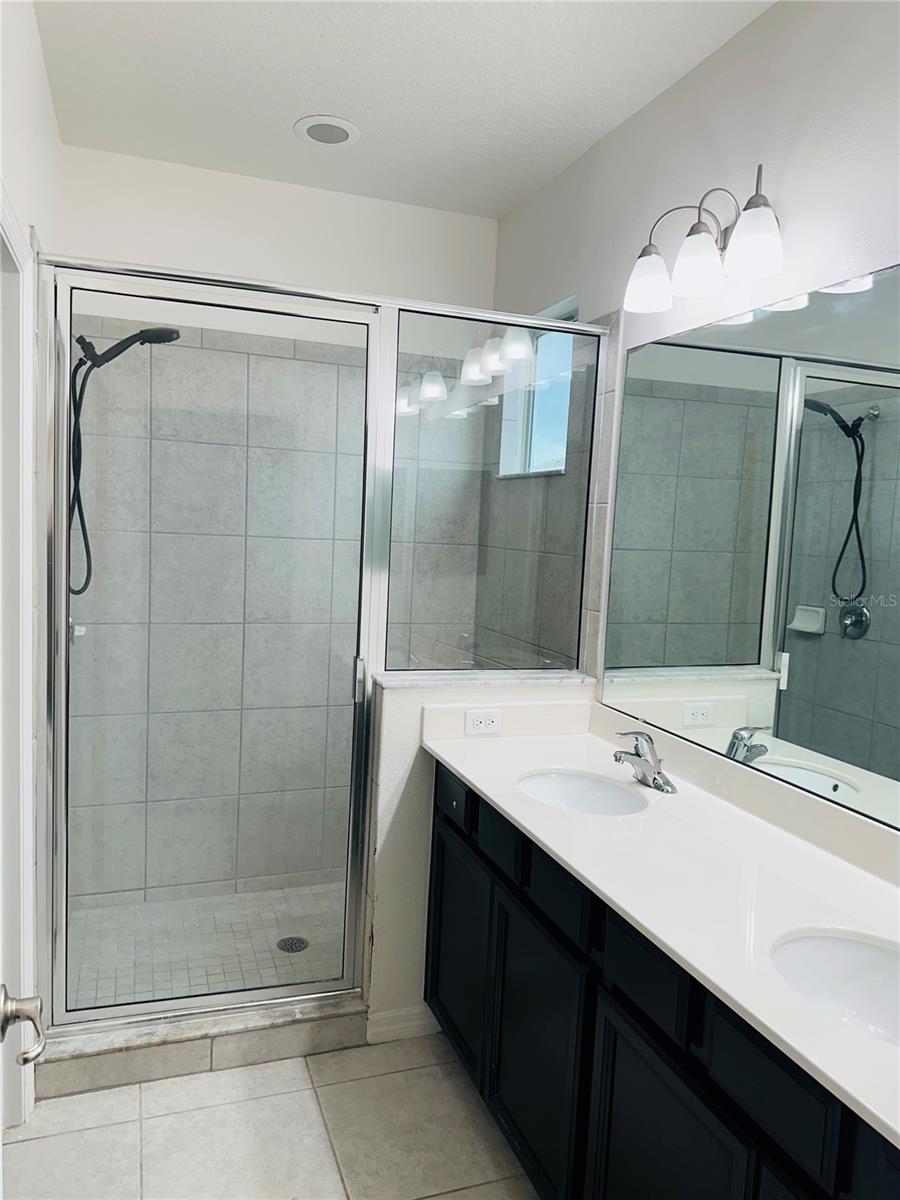 CARLISLE GRAND PH 2 - Residential Lease