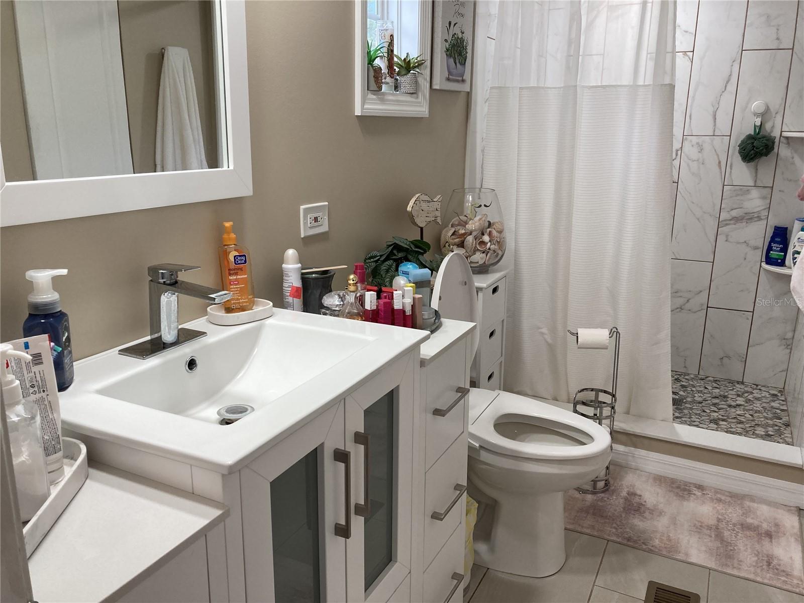 10TH FAIRWAY VILLA - Residential