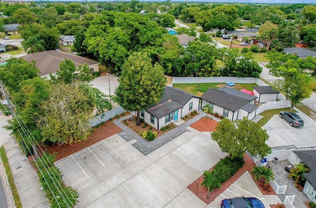 Photo of 4521 Edgewater Drive #3, Orlando, FL 32804 (MLS # O6409007)