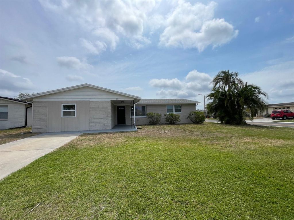 Photo of 2702 Druid Place, Holiday, FL 34691 (MLS # O6404815)