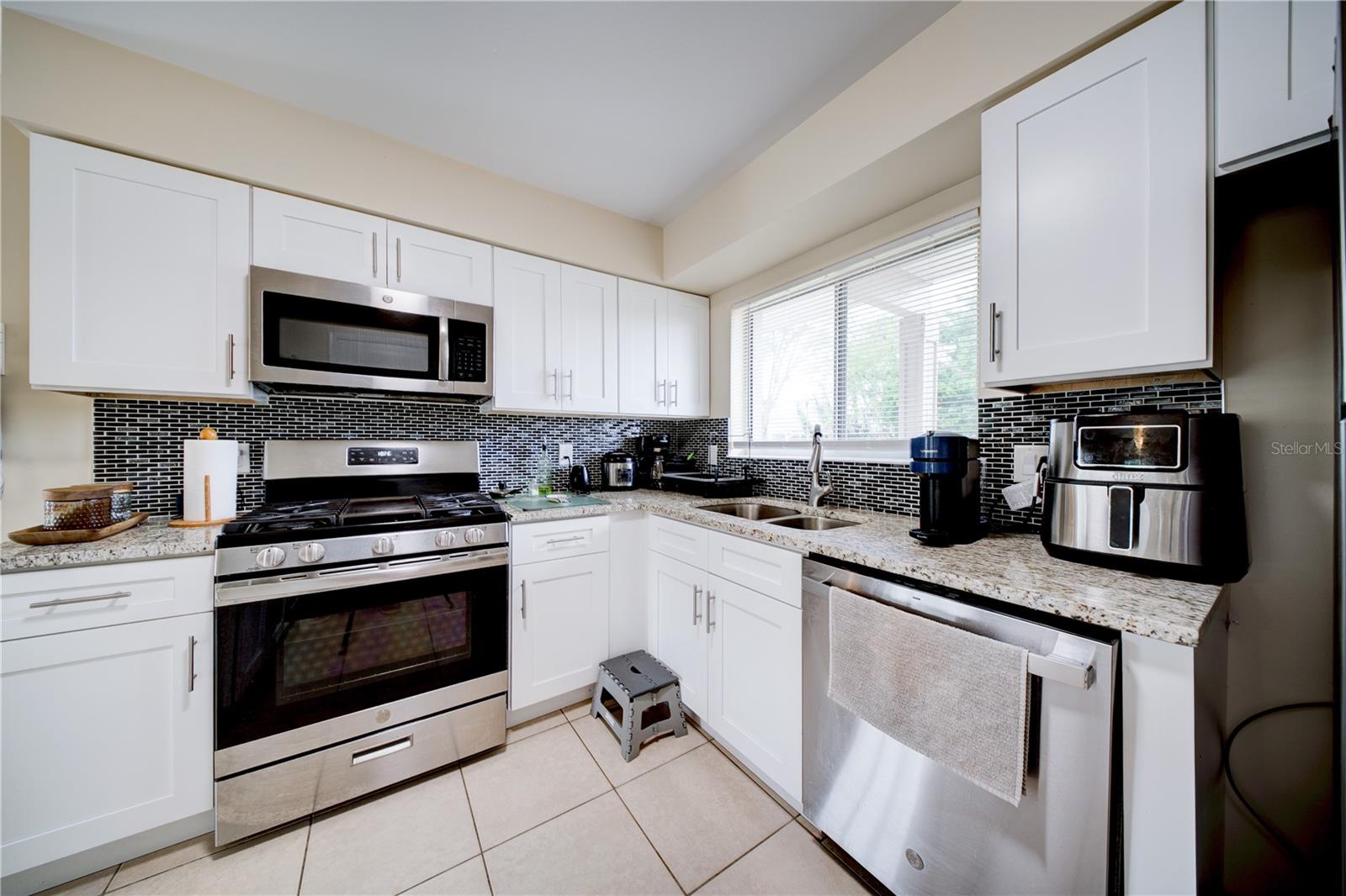 WINDMILL POINTE - Residential