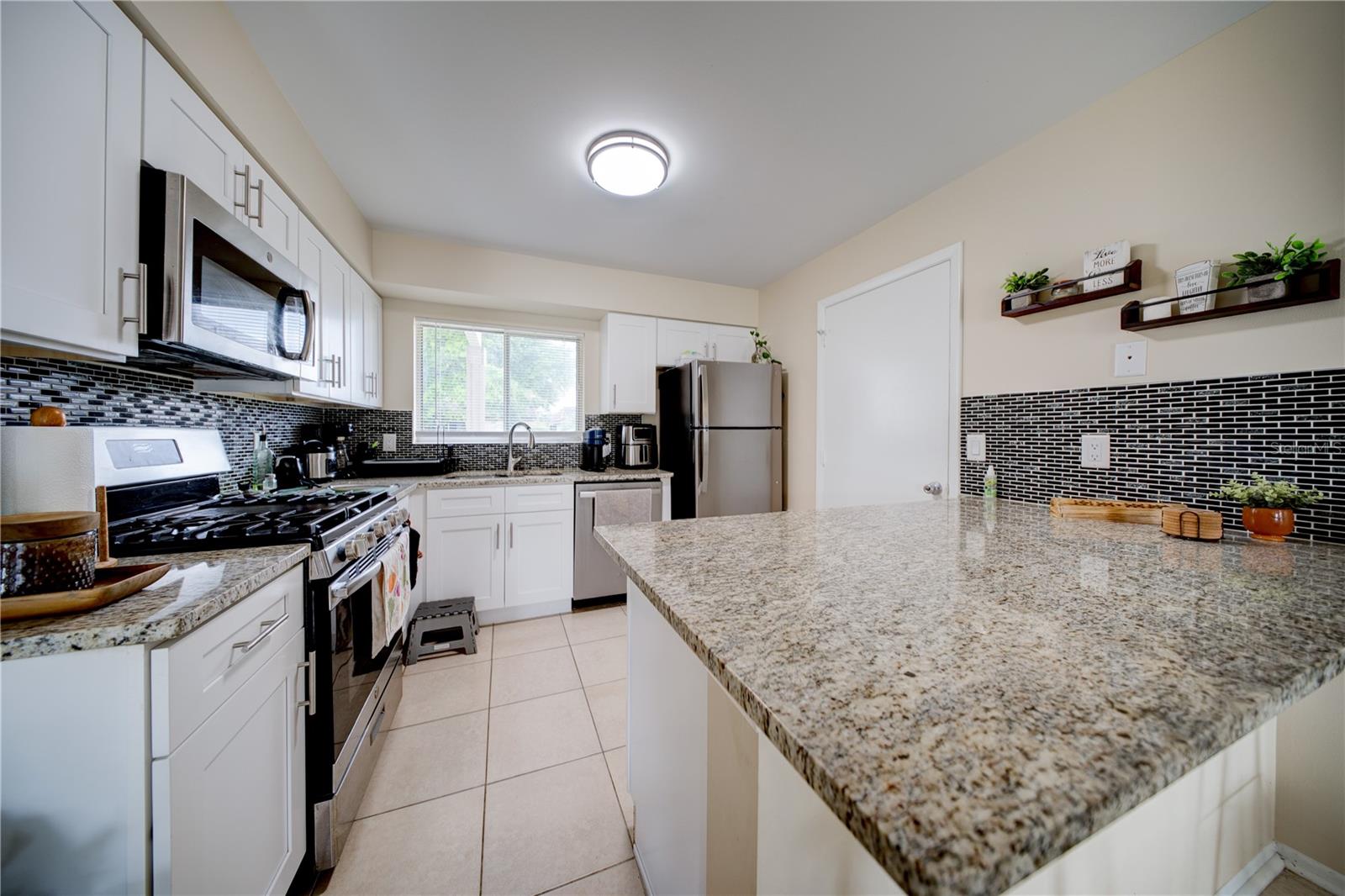 WINDMILL POINTE - Residential